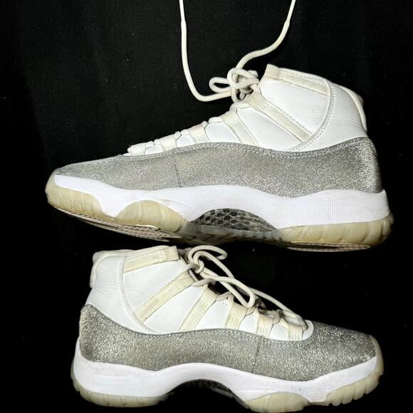 Size 8.5 - Wmns Nike Air Jordan 11 Retro Vast Grey Women's Shoes - Picture 3 of 8